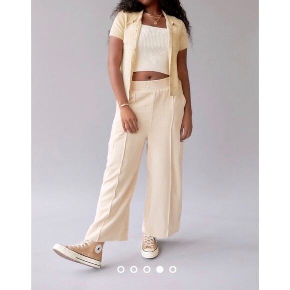 Urban Outfitters Drapey Wide Leg Pull OnCorduroy Pants Cream Size Small - Picture 1 of 10